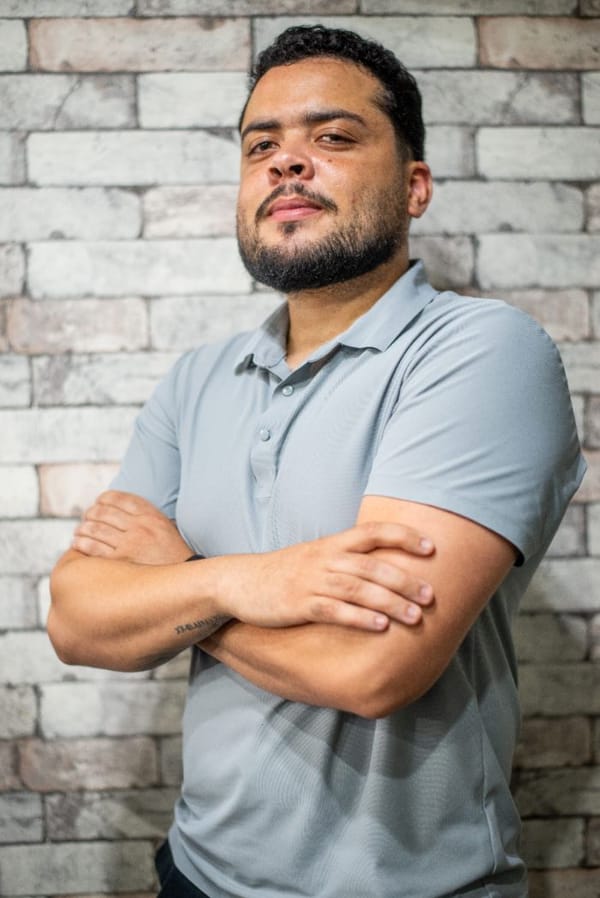 Anderson, barbeiro da Barba FC
